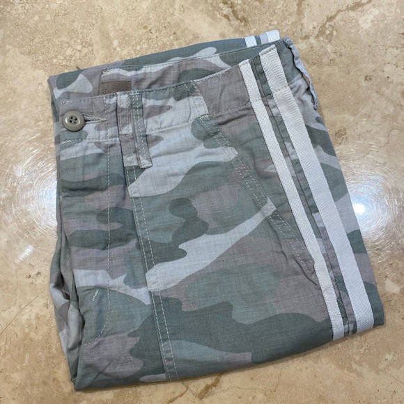 Mother Denim Shaker Crop Camouflage Print Pants - Picture 7 of 7